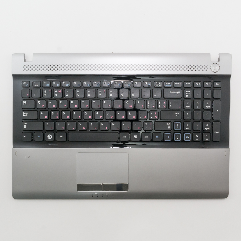 Клавиатура для ноутбука Samsung RV511 черная с серебристым топкейсом