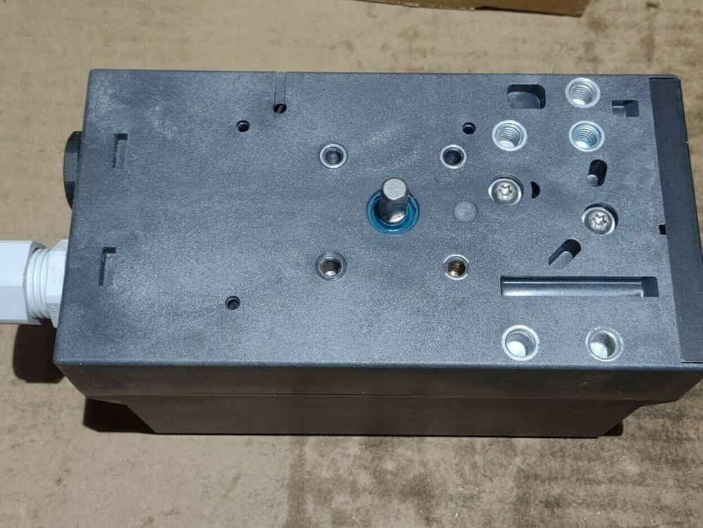 Датчик давления Siemens D-76181